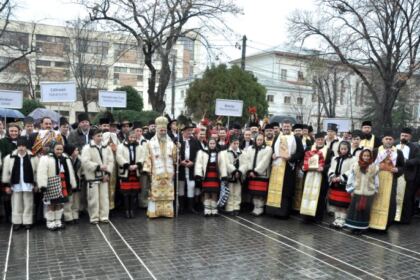 Festivalul de datini şi obiceiuri la Naşterea Domnului şi Anul Nou „Tudor Pamfile“, la Galaţi – fotografia 13