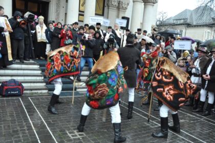 Festivalul de datini şi obiceiuri la Naşterea Domnului şi Anul Nou „Tudor Pamfile“, la Galaţi – fotografia 18