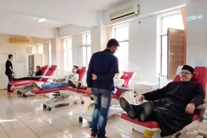 Campania „O picătură de sânge poate salva o viaţă!“ se desfăşoară în continuare la Galaţi – fotografia 3