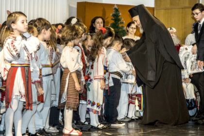 Serbarea „Colindăm, Doamne, colind!“ a Seminarului Teologic „Sfântul Apostol Andrei“ din Galaţi – fotografia 30