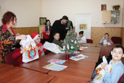 Daruri pentru copiii de la Şcoala Specială nr. 2 „Constantin Pufan“ din Galaţi – fotografia 17