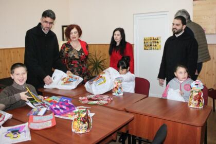 Daruri pentru copiii de la Şcoala Specială nr. 2 „Constantin Pufan“ din Galaţi – fotografia 18