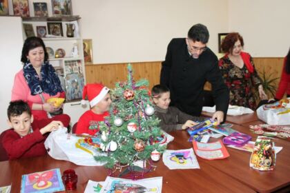 Daruri pentru copiii de la Şcoala Specială nr. 2 „Constantin Pufan“ din Galaţi – fotografia 19