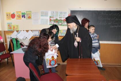 Daruri pentru copiii de la Şcoala Specială nr. 2 „Constantin Pufan“ din Galaţi – fotografia 27