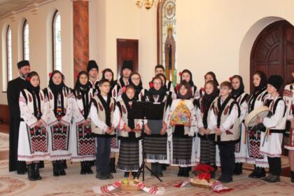 Colindători la Reşedinţa arhiepiscopală din Galaţi – fotografia 13