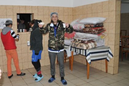 Preoţii din Arhiepiscopia Dunării de Jos sprijină persoanele fără adăpost – fotografia 11