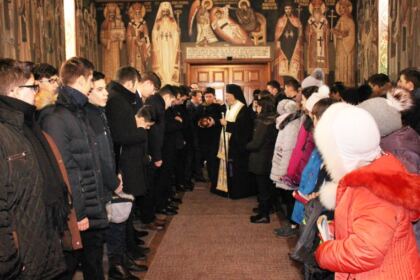 Poetul naţional Mihai Eminescu a fost omagiat la Seminarul Teologic „Sfântul Apostol Andrei“ din Galaţi – fotografia 5