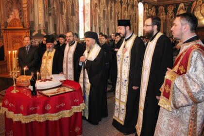 Poetul naţional Mihai Eminescu a fost omagiat la Seminarul Teologic „Sfântul Apostol Andrei“ din Galaţi – fotografia 8