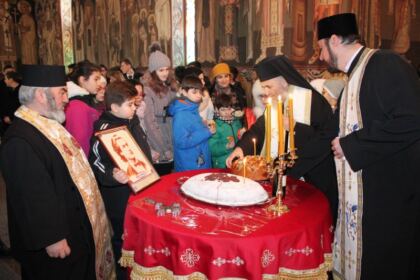 Poetul naţional Mihai Eminescu a fost omagiat la Seminarul Teologic „Sfântul Apostol Andrei“ din Galaţi – fotografia 13