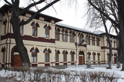 Sfinţii Trei Ierarhi cinstiţi de elevii Colegiului Naţional „Vasile Alecsandri“ din Galaţi – fotografia 1