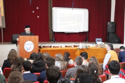 Sfinţii Trei Ierarhi cinstiţi de elevii Colegiului Naţional „Vasile Alecsandri“ din Galaţi – fotografia 3
