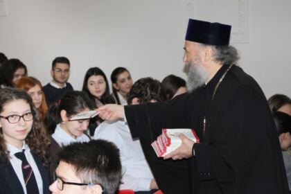 Sfinţii Trei Ierarhi cinstiţi de elevii Colegiului Naţional „Vasile Alecsandri“ din Galaţi – fotografia 8