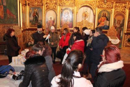 Tinerii gălățeni au vizitat numeroase persoane singure, bolnave și marginalizate social – fotografia 4