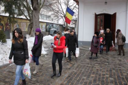 Tinerii gălățeni au vizitat numeroase persoane singure, bolnave și marginalizate social – fotografia 6