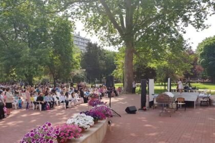 Manifestări cultural-artistice de Ziua Internaţională a Copilului la Galaţi – fotografia 1