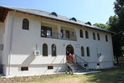 Activităţi filantropice îndreptate către bătrânii Centrului multifuncţional de servicii sociale „Speranţe pentru vârsta a III-a“ din Galaţi – fotografia 1