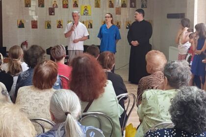 Activităţi filantropice îndreptate către bătrânii Centrului multifuncţional de servicii sociale „Speranţe pentru vârsta a III-a“ din Galaţi – fotografia 7