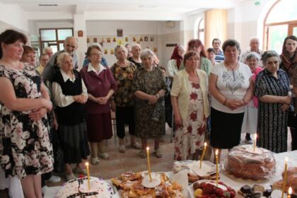 Activităţi filantropice îndreptate către bătrânii Centrului multifuncţional de servicii sociale „Speranţe pentru vârsta a III-a“ din Galaţi – fotografia 14