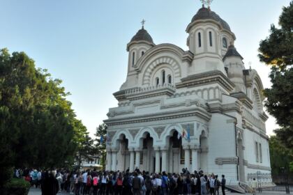 Sărbătoarea Preasfintei Treimi în pădurea Buciumenilor – fotografia 1