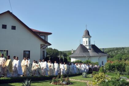 Sărbătoarea Preasfintei Treimi în pădurea Buciumenilor – fotografia 6