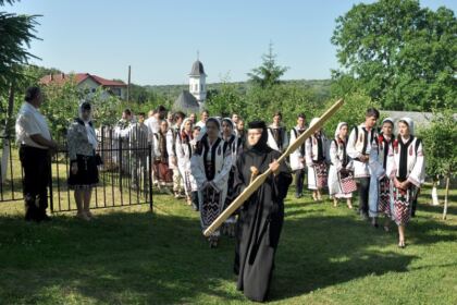 Sărbătoarea Preasfintei Treimi în pădurea Buciumenilor – fotografia 7