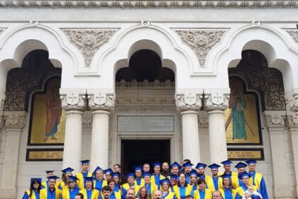 Cursul festiv al studenţilor şi masteranzilor teologi de la Departamentul Teologic al Facultăţii de Istorie, Filozofie şi Teologie din Galaţi – fotografia 7