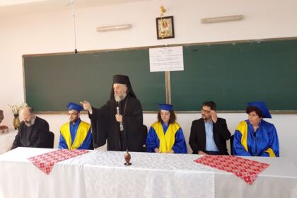 Cursul festiv al studenţilor şi masteranzilor teologi de la Departamentul Teologic al Facultăţii de Istorie, Filozofie şi Teologie din Galaţi – fotografia 8