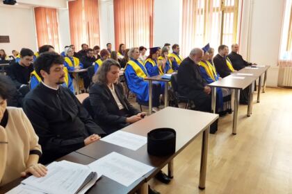 Cursul festiv al studenţilor şi masteranzilor teologi de la Departamentul Teologic al Facultăţii de Istorie, Filozofie şi Teologie din Galaţi – fotografia 10
