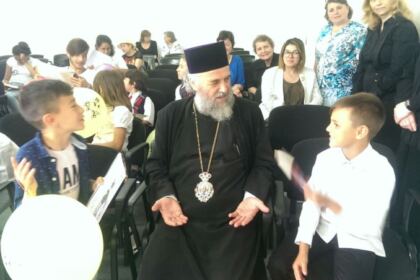 Serbare de sfârşit de an şcolar la Aşezământul „Sfântul Vasile cel Mare“ din Galaţi – fotografia 12