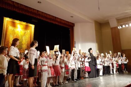 Serbare de sfârşit de an şcolar la Seminarul Teologic „Sfântul Apostol Andrei“ din Galaţi – fotografia 5