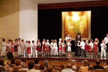 Serbare de sfârşit de an şcolar la Seminarul Teologic „Sfântul Apostol Andrei“ din Galaţi – fotografia 16