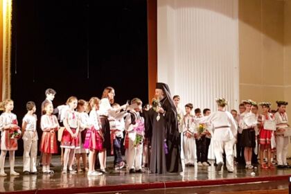 Serbare de sfârşit de an şcolar la Seminarul Teologic „Sfântul Apostol Andrei“ din Galaţi – fotografia 29