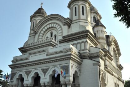 Acţiune filantropică îndreptată către persoanele cu dizabilităţi la Catedrala Arhiepiscopală din Galaţi – fotografia 1