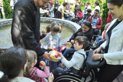 Acţiune filantropică îndreptată către persoanele cu dizabilităţi la Catedrala Arhiepiscopală din Galaţi – fotografia 20