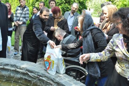 Acţiune filantropică îndreptată către persoanele cu dizabilităţi la Catedrala Arhiepiscopală din Galaţi – fotografia 21