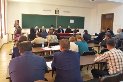 Sesiune de comunicări ştiinţifice în Arhiepiscopia Dunării de Jos – fotografia 3