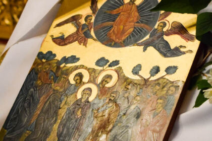 Cinstirea Eroilor Neamului de către „micii apostoli“ ai Seminarului Teologic „Sfântul Apostol Andrei“ din Galaţi – fotografia 1