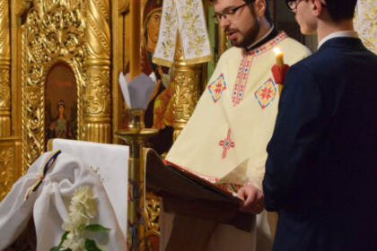 Cinstirea Eroilor Neamului de către „micii apostoli“ ai Seminarului Teologic „Sfântul Apostol Andrei“ din Galaţi – fotografia 3