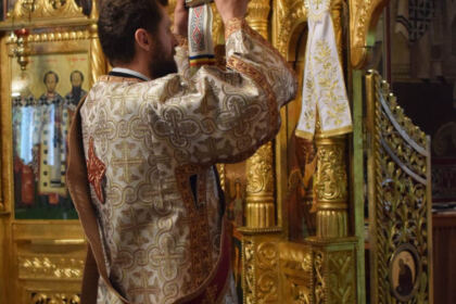 Cinstirea Eroilor Neamului de către „micii apostoli“ ai Seminarului Teologic „Sfântul Apostol Andrei“ din Galaţi – fotografia 8