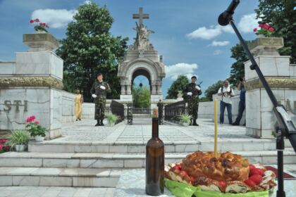 Ziua Eroilor în Arhiepiscopia Dunării de Jos – fotografia 19