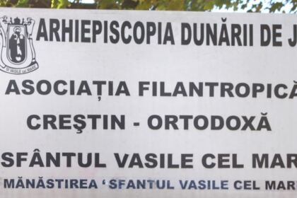Centrului de asistenţă medicală „Sfinţii Doctori fără de Arginţi Cosma şi Damian“ din Galaţi şi-a sărbătorit ocrotitorii – fotografia 2