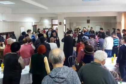 Manifestări culturale şi social-filantropice la Centrul „Speranţe pentru vârsta a III-a“din cadrul parohiei „Sf. Stelian“ din Galaţi – fotografia 1