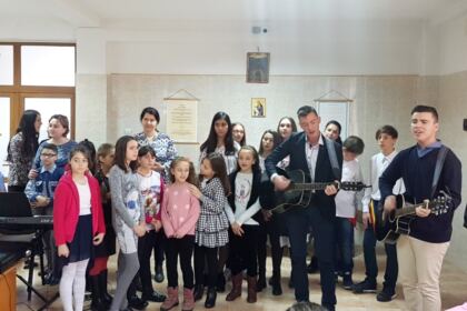 Manifestări culturale şi social-filantropice la Centrul „Speranţe pentru vârsta a III-a“din cadrul parohiei „Sf. Stelian“ din Galaţi – fotografia 6