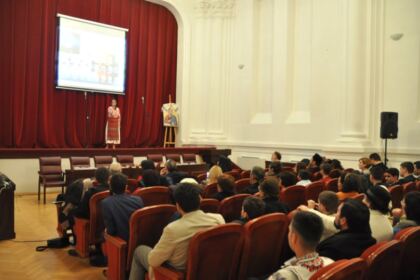 Concertul eparhial de coruri, toacă şi costume populare pentru ajutorarea Cristianei – fotografia 13