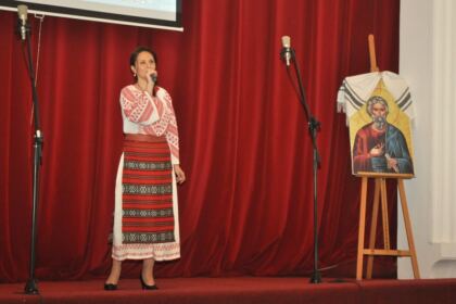 Concertul eparhial de coruri, toacă şi costume populare pentru ajutorarea Cristianei – fotografia 14
