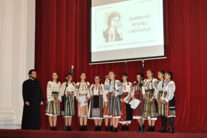Concertul eparhial de coruri, toacă şi costume populare pentru ajutorarea Cristianei – fotografia 16