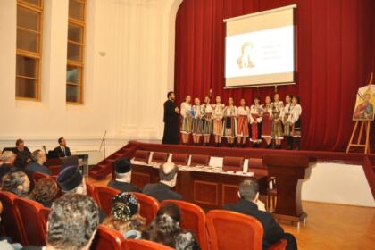 Concertul eparhial de coruri, toacă şi costume populare pentru ajutorarea Cristianei – fotografia 17