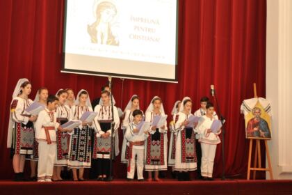 Concertul eparhial de coruri, toacă şi costume populare pentru ajutorarea Cristianei – fotografia 21