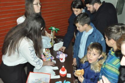Concertul eparhial de coruri, toacă şi costume populare pentru ajutorarea Cristianei – fotografia 29