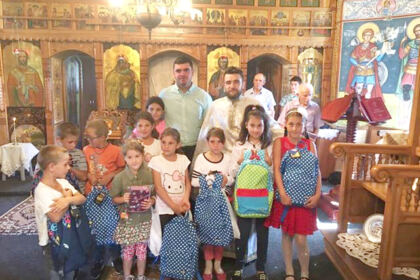 Rechizite şcolare pentru copii defavorizaţi din Arhiepiscopia Dunării de Jos – fotografia 8